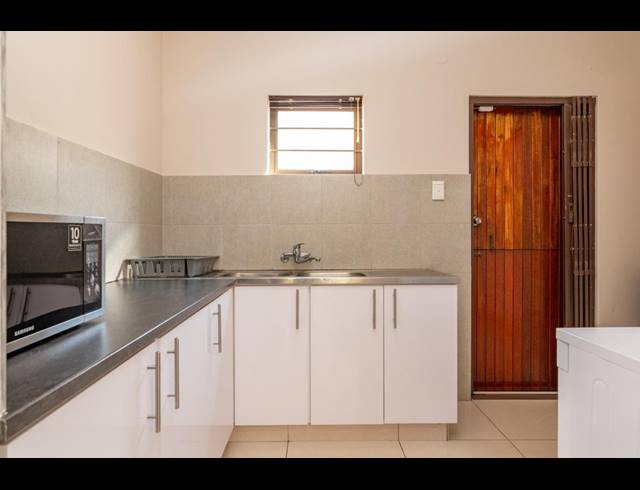 5 BEDROOM HOUSE FOR SALE IN BALLITO CENTRAL